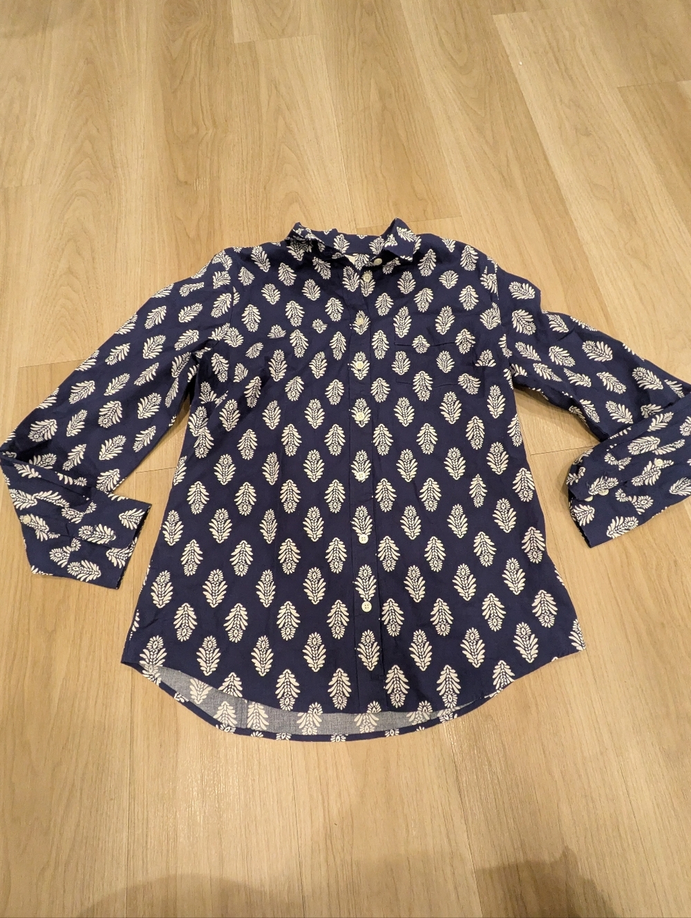 J Crew Blue Leaf Long Sleeve Button Up Size M
